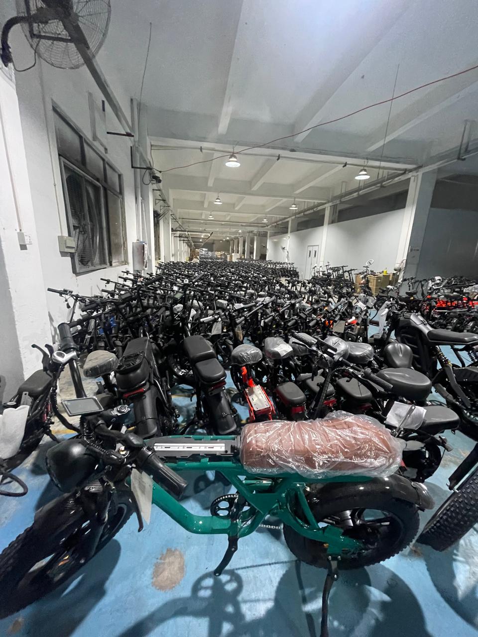 Inspeção de bicicletas elétricas em fábrica na China